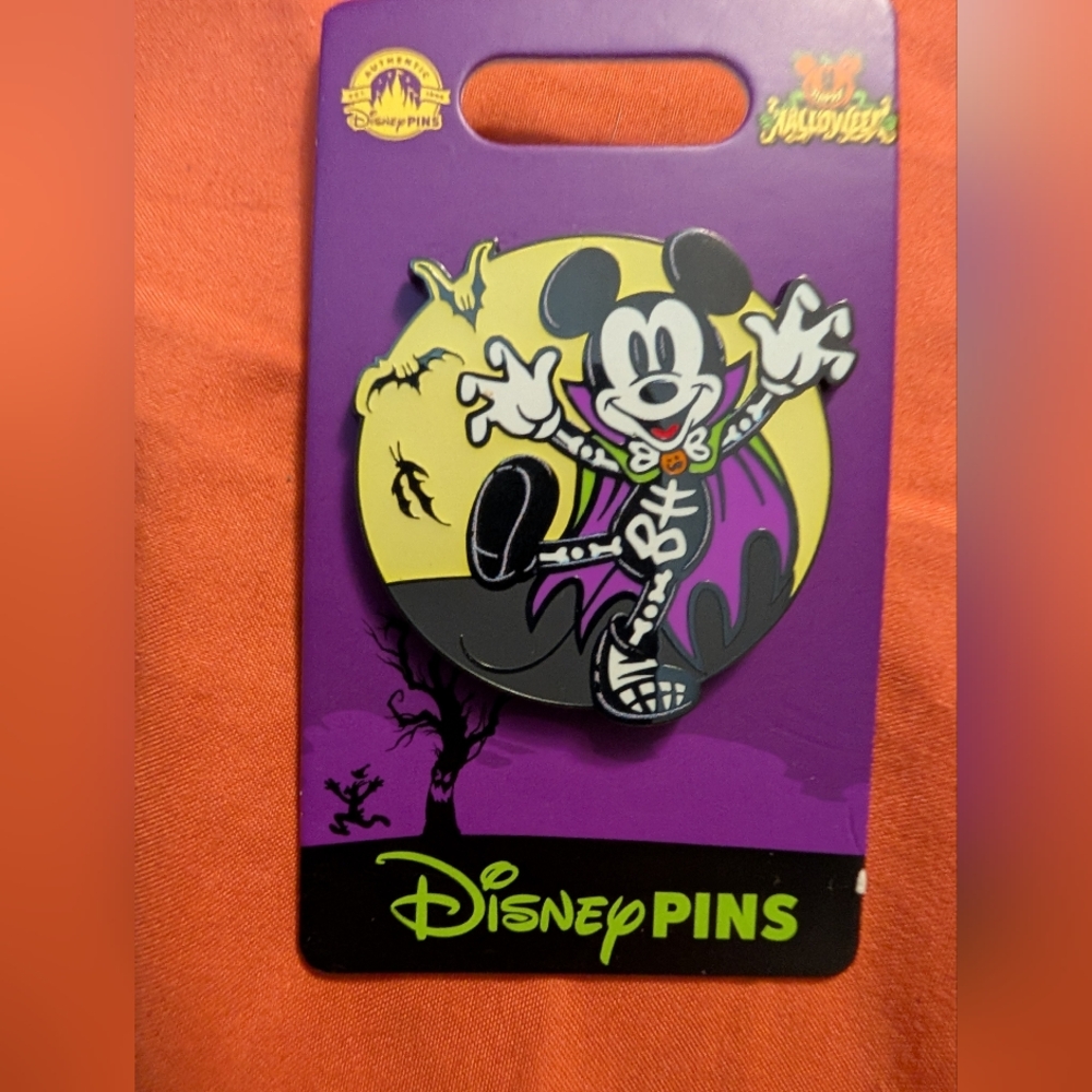 Disney Parks 2024 Halloween Pin Mickey Mouse As Skeleton Vampire Cape Bats Pin